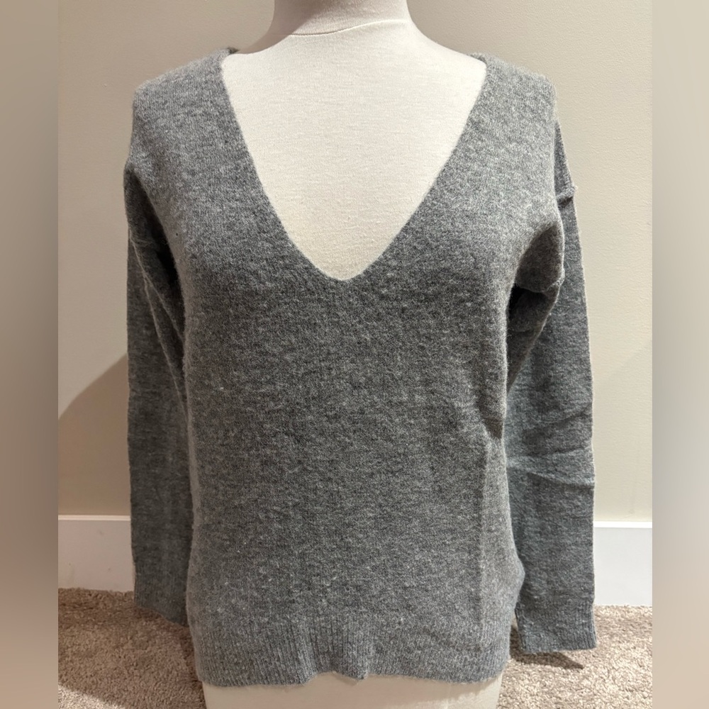 Guess, V-Neck Gray Women's Sweater